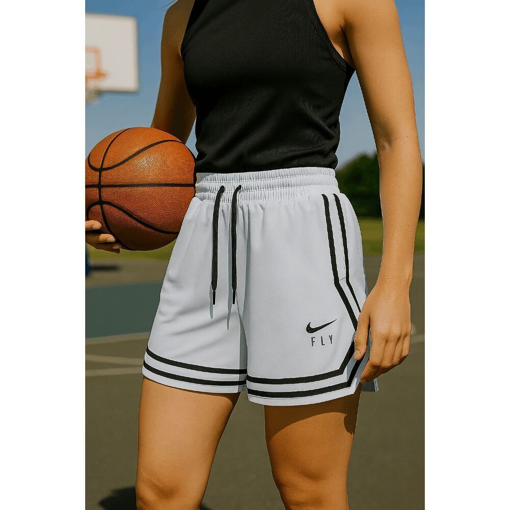 Nike Women's Crossover Dri-FIT 7" Basketball Shorts White XL